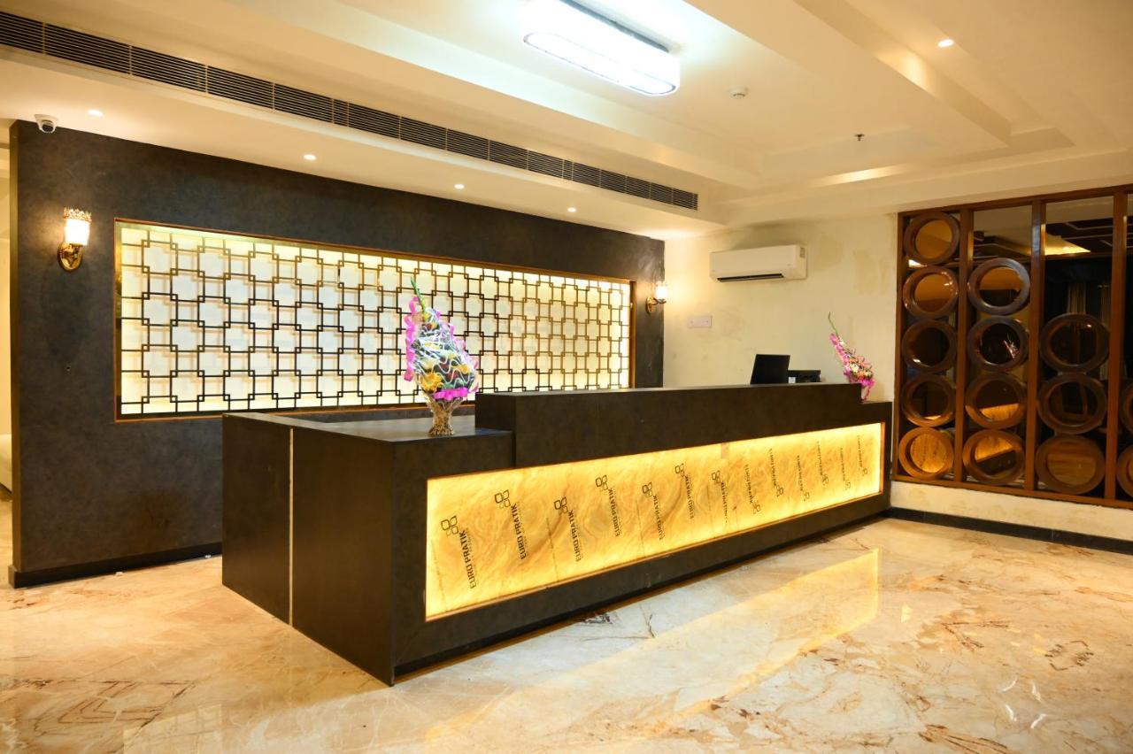 Neel Clarks Inn Express Agra  Exterior photo